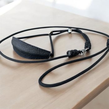 Paracord-felvezeto-poraz-4mm-egyedifelvezetoporaz-feketeszinu-showlead-dogshow-kutyakiallitas-nyakemeloskutyaporaz-kutyaporaz